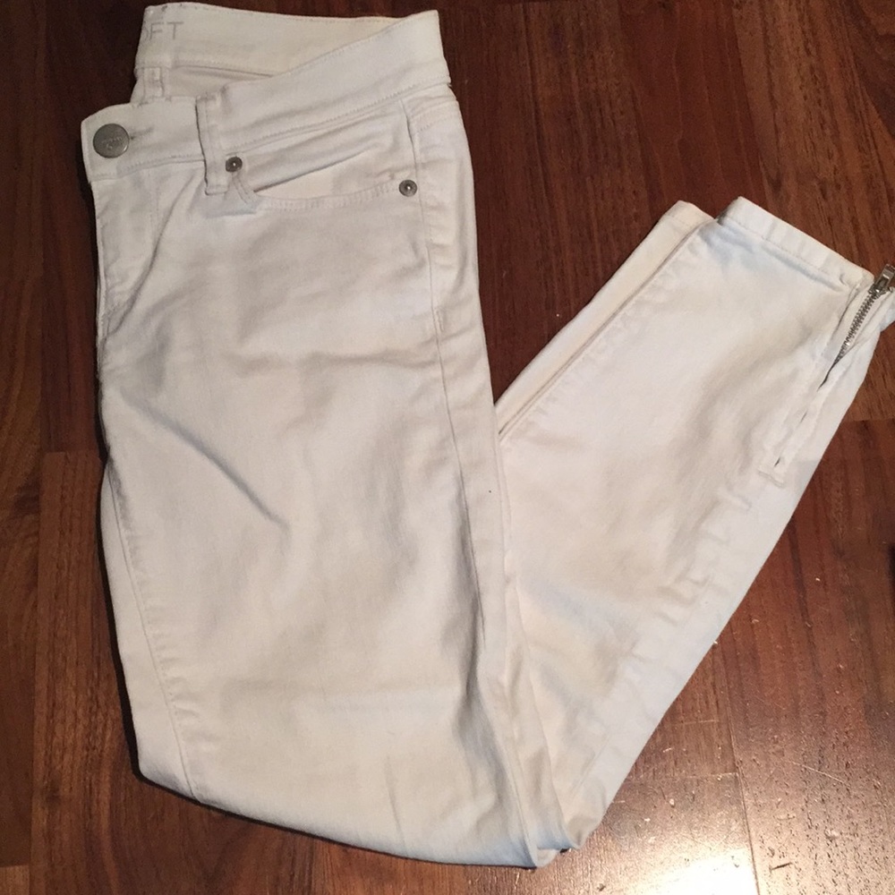 Ann Taylor loft white ankle pants